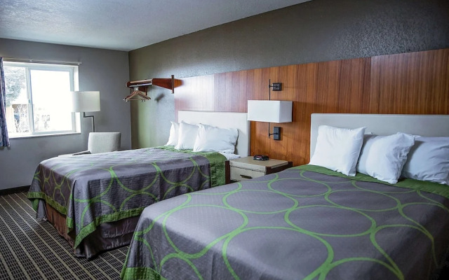 Super 8 By Wyndham Holbrook