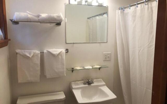 Showboat Motel Restaurant & Bar