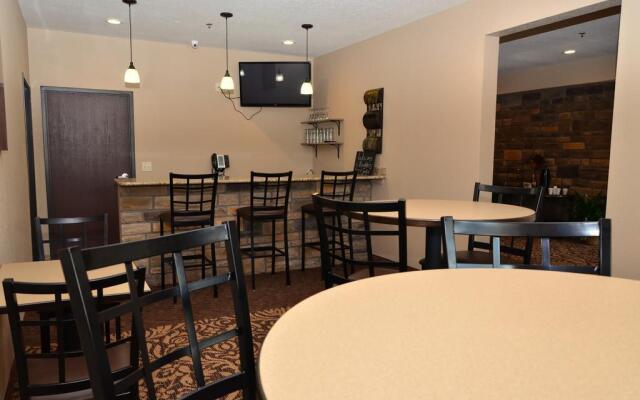 Cobblestone Inn & Suites - Clarion