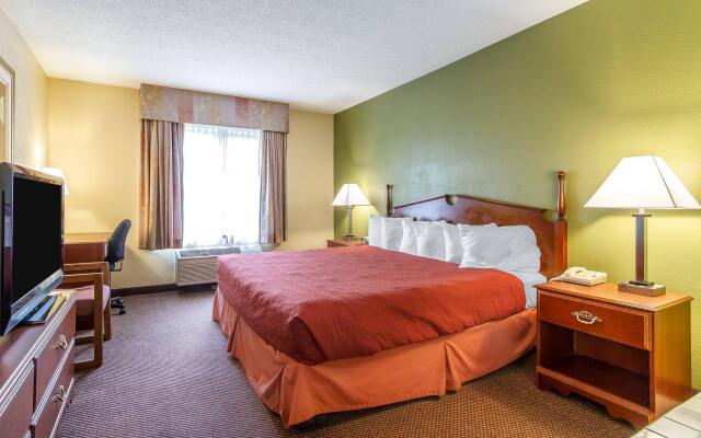 AmericInn by Wyndham Reedsburg