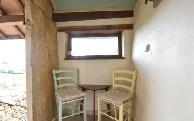 Cozy Holiday Home in Joncy with Valley View