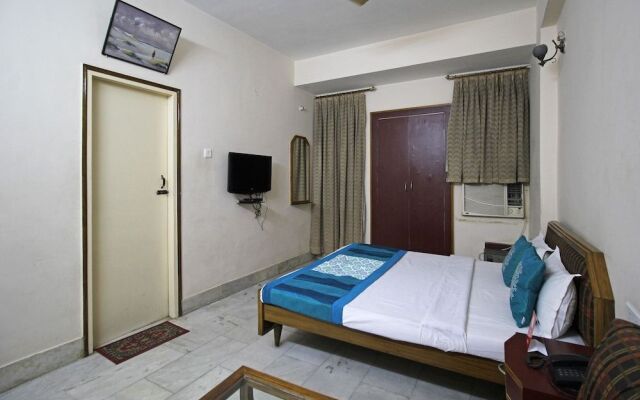 OYO 10400 Hotel The Ambassador