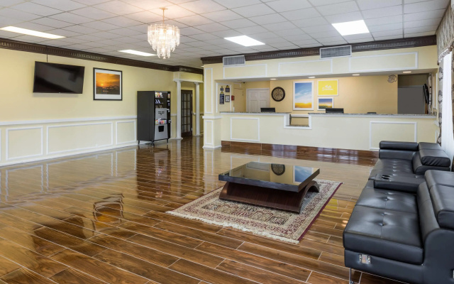 Days Inn by Wyndham Madison