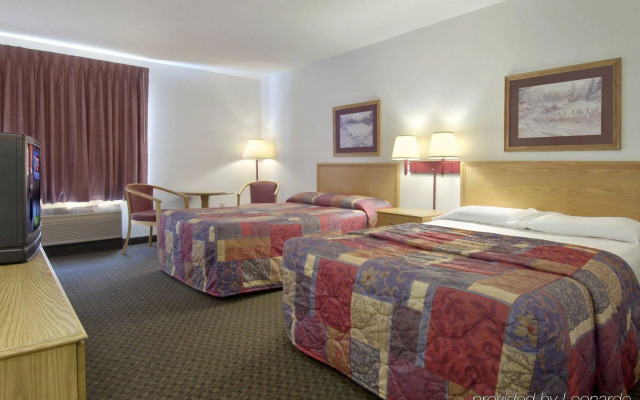 Red Roof Inn Columbus - Hebron