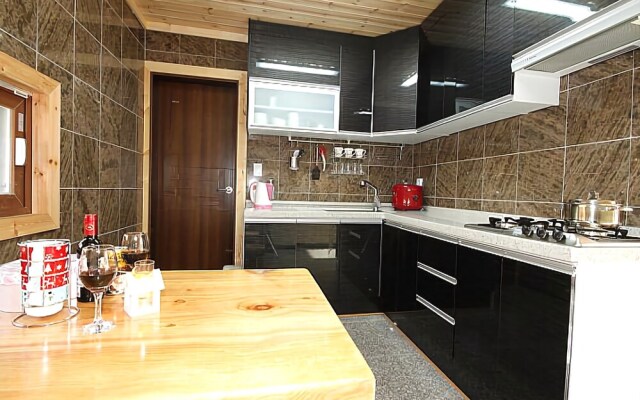 Yangyanggwangmyeong Family Pension