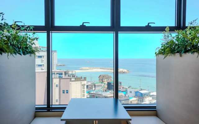 More Than Sokcho Lighthouse Branch