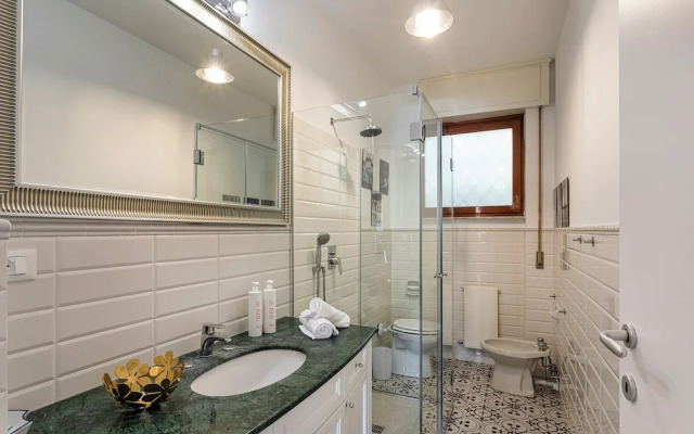 Seaview Apartment with Garden in Recco