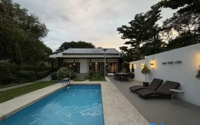 Rim klong house, Banrublom Rayong beach +Free wifi (Pool Villa)