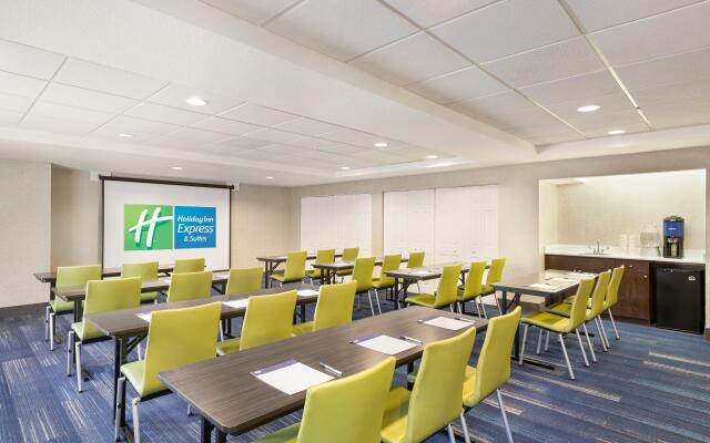 Holiday Inn Express Sarasota East - I-75, an IHG Hotel