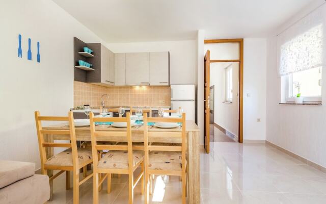 Charming Home With Swimming Pool and Beautiful Covered Terrace