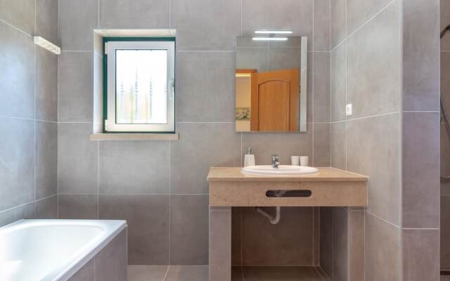Luxury Villa in Albufeira With Heated Private Pool