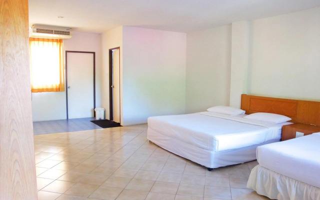 Sichang Shine Khao Resort