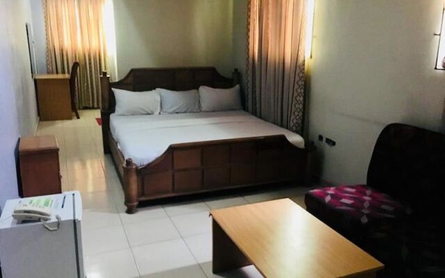 Omo Lucas Hotel & Suites