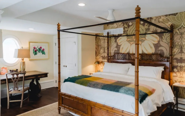 The Lilley Mansion Bed & Breakfast