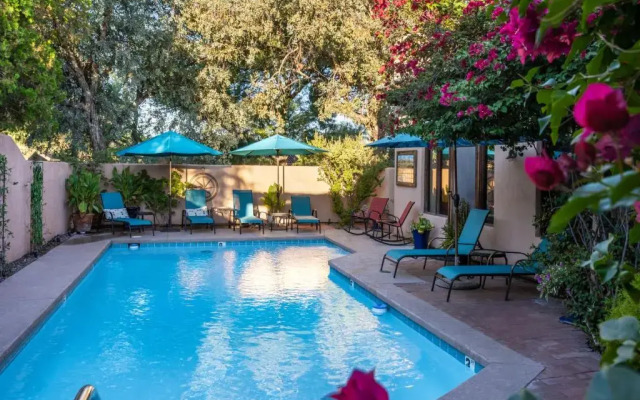 Adobe Rose Inn B&B