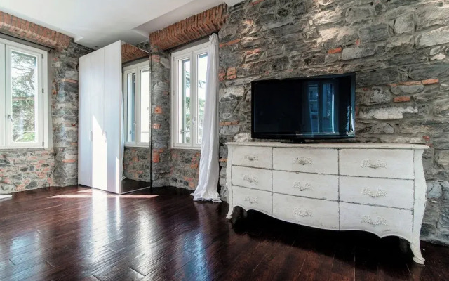 Stunning Central Como apt by JOIVY