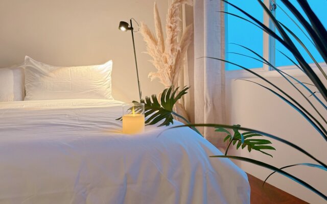 Moonlight Home Stay  For 2-12 persons
