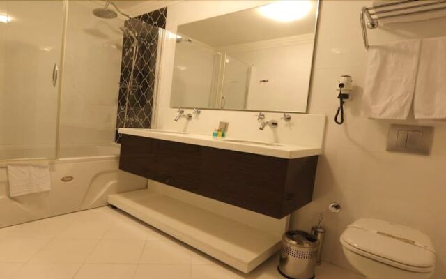 Avsar Hotel