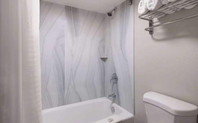 Days Inn by Wyndham Montgomery I-85