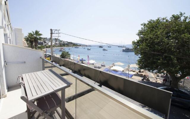 Seafront Flat With Breathtaking Sea View in Bodrum