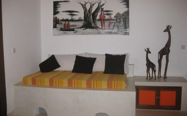 Watamu Villa With Service Personnel