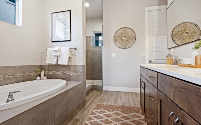 Private Pool Oasis #57 5 Bedroom Townhouse