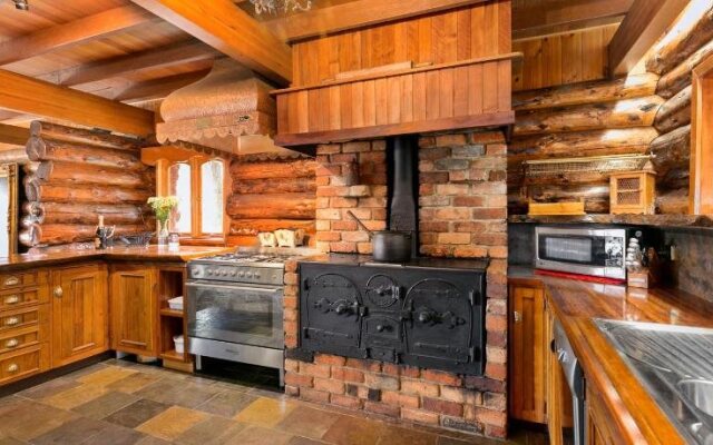 Eagles Nest Luxury Mountain Retreat