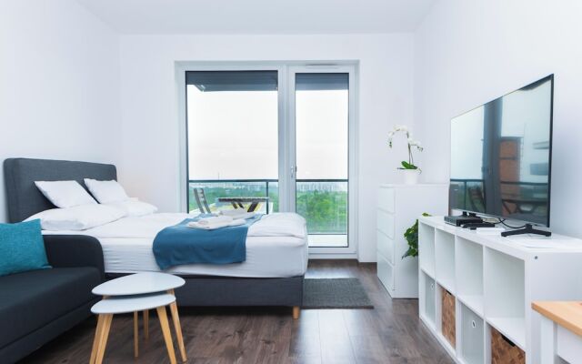 WaterFront City Apartments by UrbanRent