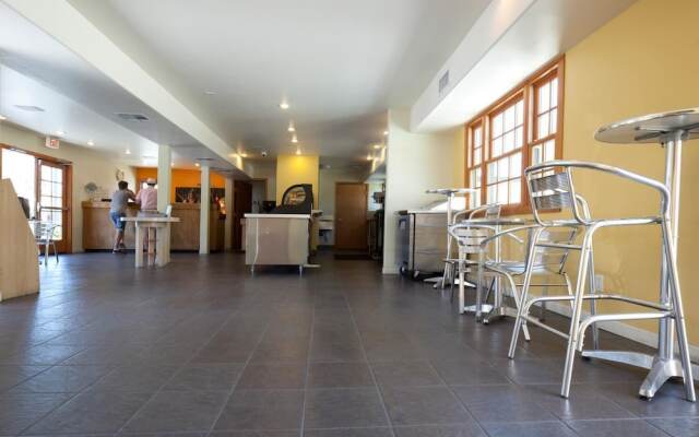 Orange Tree Inn