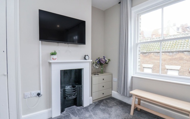 24 Baxtergate