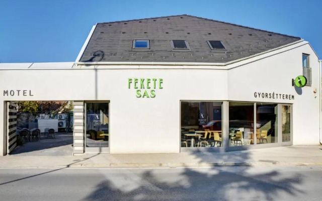 Fekete Sas Motel