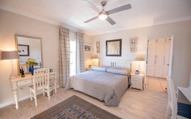 Lovely 2 bedroom rental unit with exquisite views