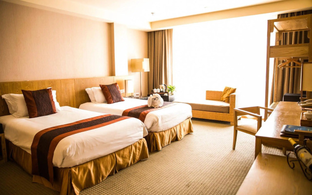 Titan Paradise Xiamen Hotel