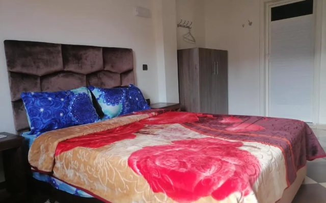 ZELLAKA hôtel & café