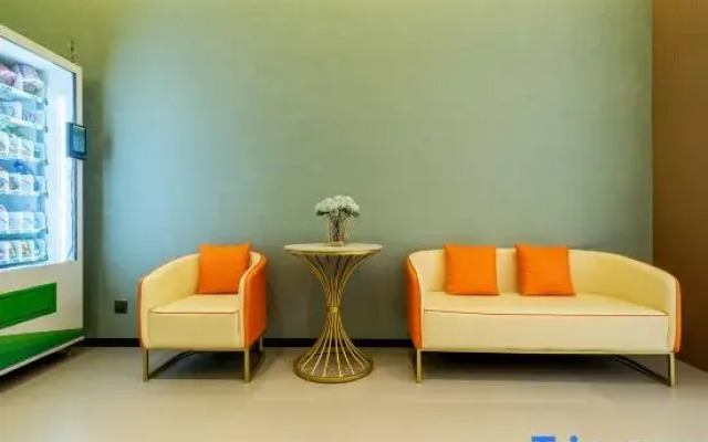 Yiyue Zhilv Hotel (Luohe Renmin Road Changjian Square Branch)