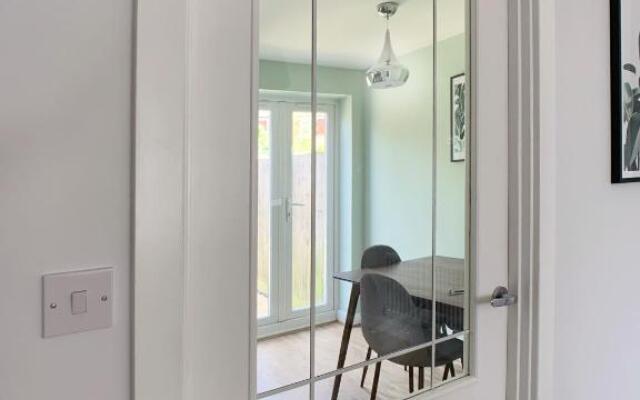 Wokingham - 2 bed House with garden