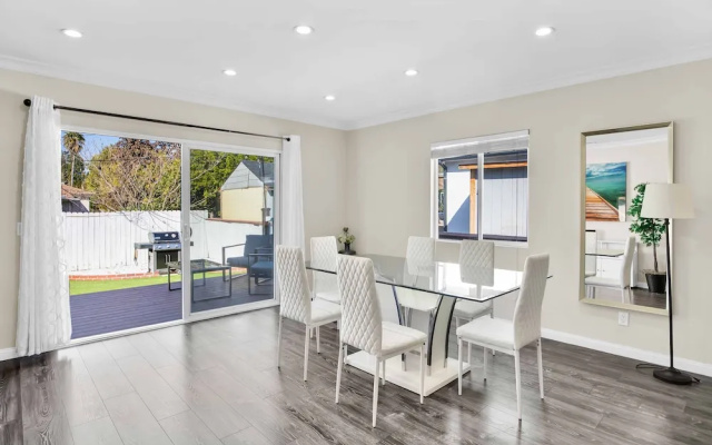 Martha by Avantstay Brand New LA Valley Home