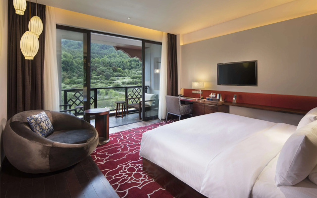Hilton Linzhi Resort