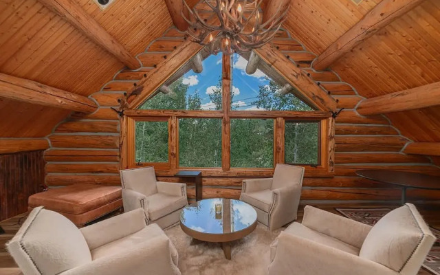 Absolutely Amazing Slopeside Mountain Lodge With spa