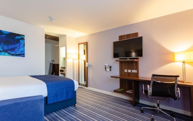 Holiday Inn Express Edinburgh Airport (ex Quality Edinburgh Airport Hotel)