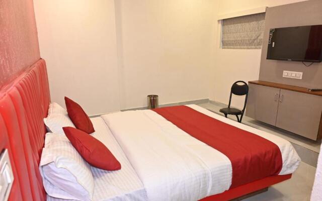 Hotel Avadh Palace