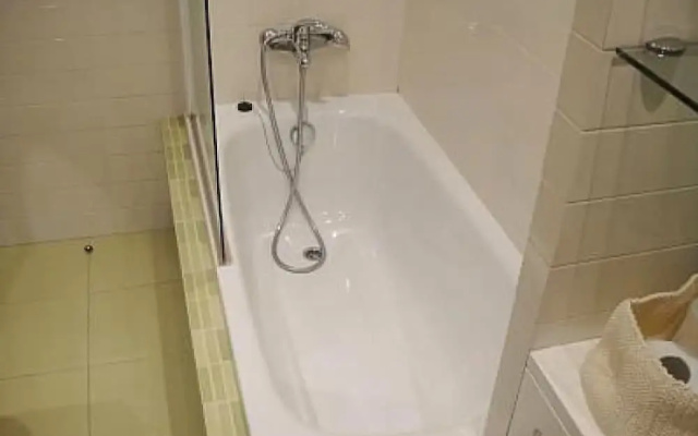 Santiago de Compostela 100140 2 Bedroom Apartment by Mo Rentals