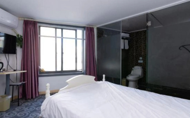 100 Inn (Shanghai Pudong Lingang University Town store)