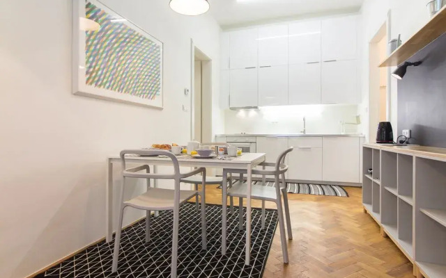 Stylish Modern Apartment in Malastrana