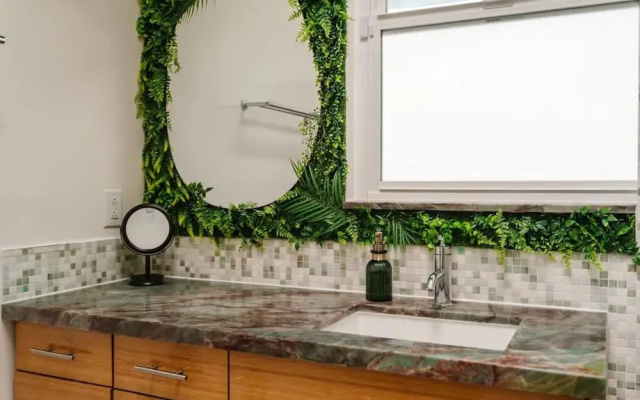 Hollywood Hills Sunset Strip Home w Hottub