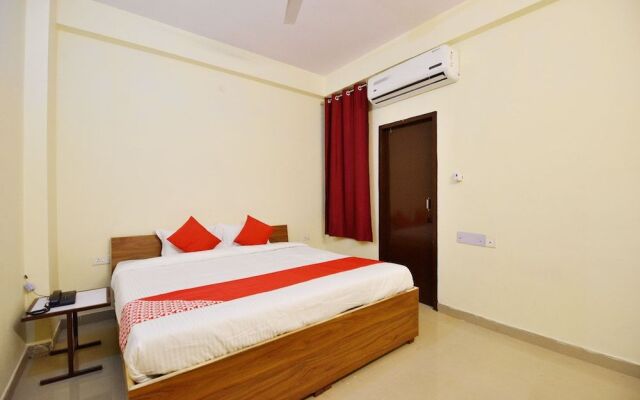 OYO 22966 Hotel Raj Niwas