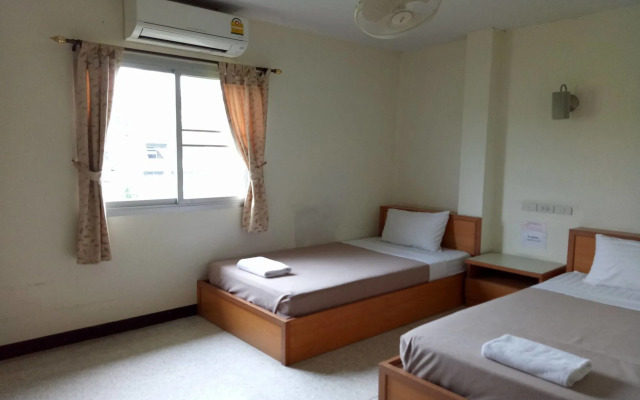 Bang Saphan Resort Hotel