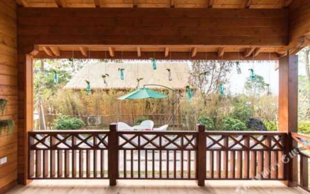 Midea Egret Lake Car Theme Hotel