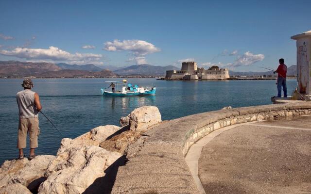 Deluxe 2-bedroom Apt in the heart of Nafplion