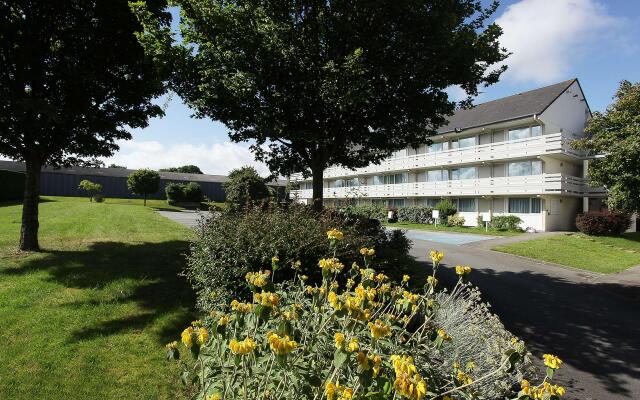 Brit Hotel Confort Dinan Taden